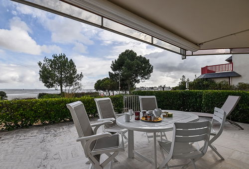TYPE 3 - Panoramic sea view &amp; direct access to Benoît beach