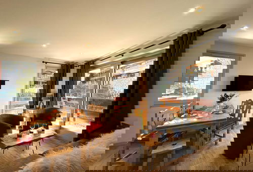 A bright apartment, fully renovated in the summer of 2025, located in the...