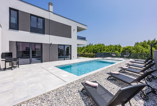 Villa 4 bedroom Premantura