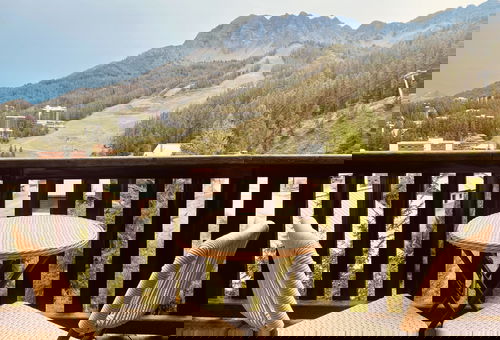 Bright Family Apartment at the Foot of the Slopes – Mountain View, Sleeps 6
