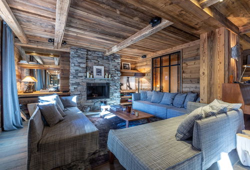 Superbe 5 pièces luxe de 156 m2 pouvant accueillir 8 personnes
Au 2ème étage...