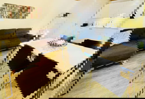 Cozy Apartment next to the Slopes – Sleeps 4