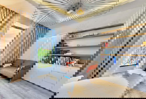 GRAND HÔTEL : Carré d’Or • Plages 3 min • Vue Coulée Verte • Climatisation...