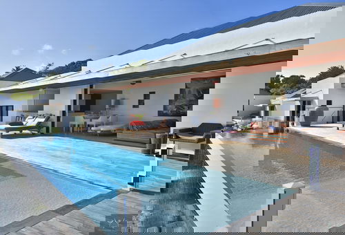 Ura