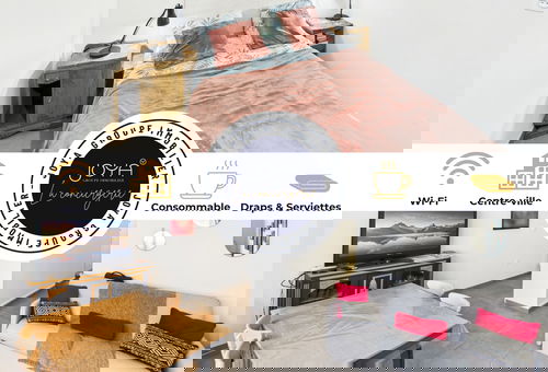 La Dauphine - Private Parking & Courtyard