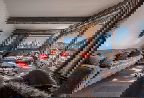 Apartment located in a charming chalet with only two units, offering an...