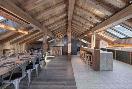 MERIBEL LE RAFFORT- Chalet RHODOChalet RHODO d'environ 323², disposant de 5...