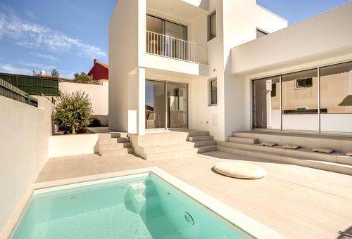 ERICEIRA MODERN & BRIGHT WITH POOL by My home in