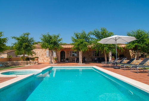 Villa 6 bedroom Ariany