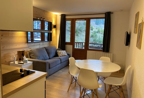 2 ROOMS, SKI-IN/SKI-OUT RESIDENCE, SOUTH FACING, VIEW OF THE RESORT AND...
