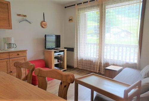 IDEAL LOCATION NEAR THE SLOPES AND GARDEN OF CHILDREN