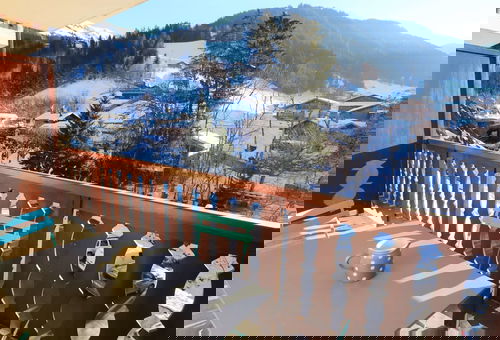 In a village building close to the ski lifts, ideal for skiing and hiking