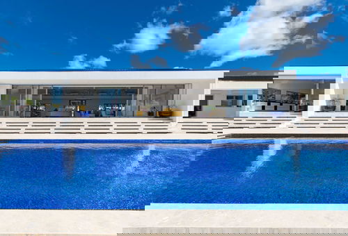 Villa El Grande Azure in Sint-Marteen