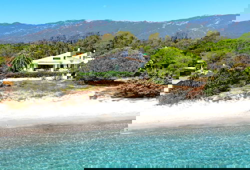 Villa San Ciprianu Mare Di Lecci