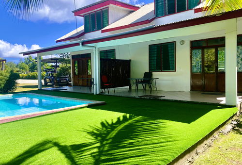 HUAHINE - Fare Tiarenui
