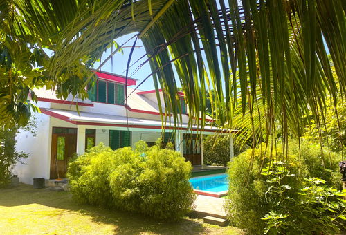 HUAHINE - Fare Tiareiti