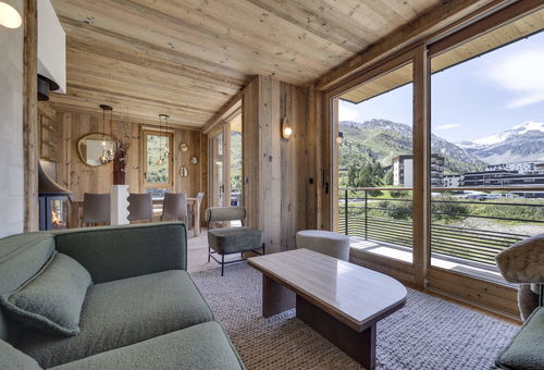 TIGNES LAVACHET Apartment No. 35 is a brand new property. Located on the...