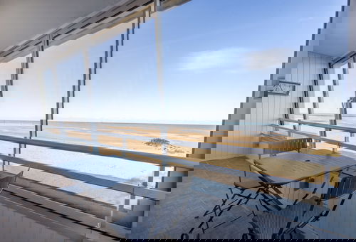 Les Marinas front of the beach