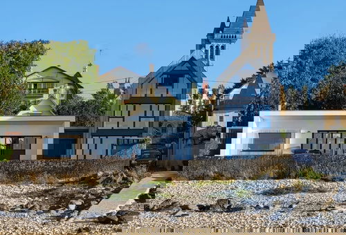 La petite voilerie, sea front