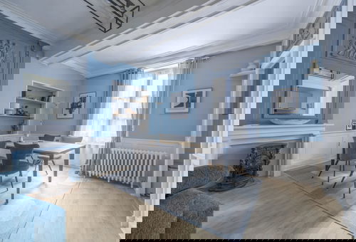 La Belle Epoque, city center