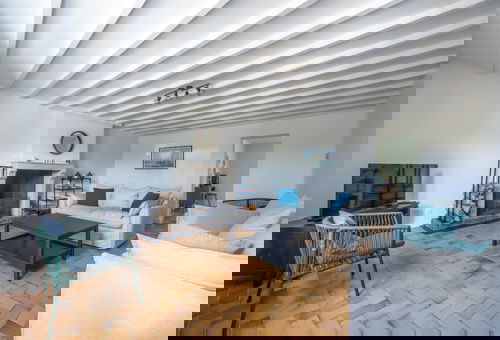 Country House, parking & large garden