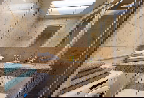 ROYAL PROMENADE – Piscine • Terrasse • Vue mer • Climatisation