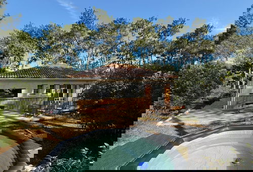 Grande villa sur les hauteurs de Piraillan avec jacuzzi pour 8 personnes 