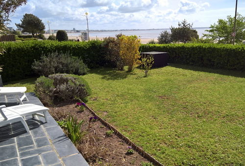 5-room apartment with garden - 4 bedrooms - sleeps 8 - Sea view 