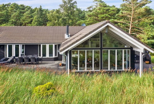 Villa 4 bedroom Aakirkeby