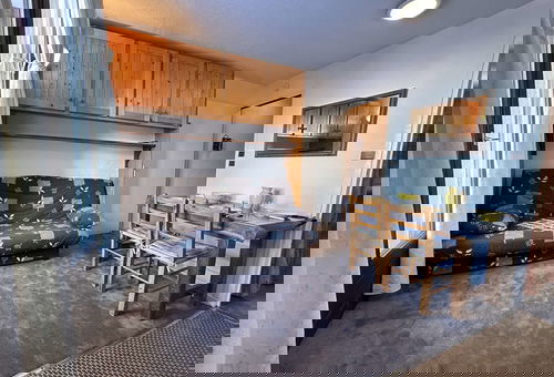 Risoul 1850 (05) – Town centre area – Le Christiania Residence...