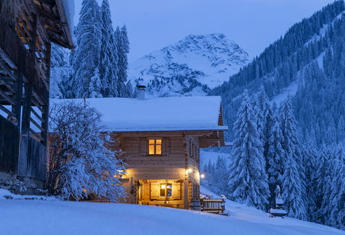 Luxury Detached Panoramic Mountain Home