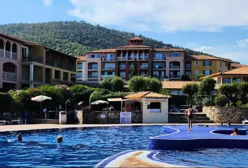 Apartment 2 bedroom Roquebrune-sur-argens