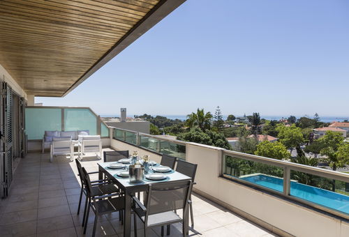  Estoril Queen's Apartment by CadenzaLux