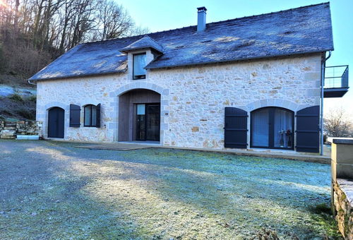 Charming cottage with views of Lake Causse near Brive-la-Gaillarde...