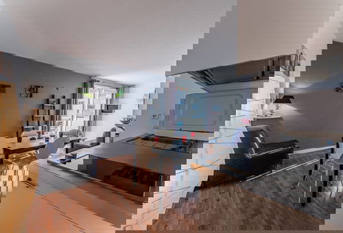 Situé au 3ème étage d’une résidence sécurisée avec ascenseur et piscine, ce...